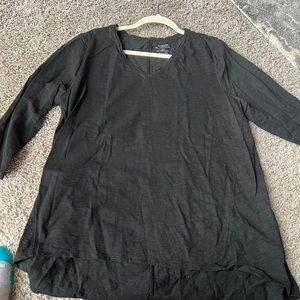 Chico’s size 3 or XL. Worn once. Excellent condition. Cotton. Easy V neck